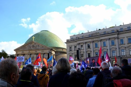 2025-10-03-Friedensdemo-Bebelplatz0004a